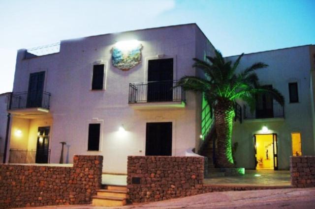 Torre Salina Bed & Breakfast Macari Luaran gambar